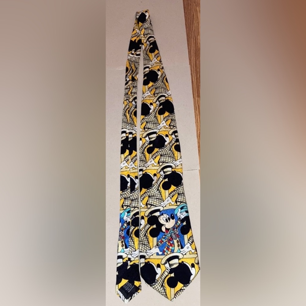 Vintage Mickey Mouse Men’s Tie